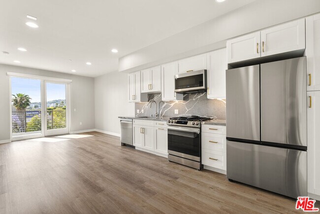 Building Photo - 7428 Santa Monica Blvd