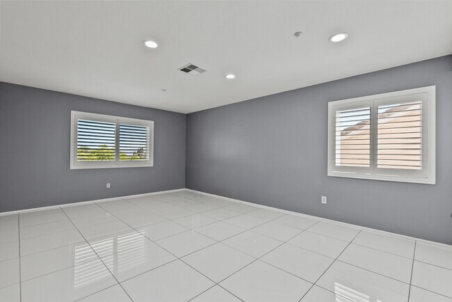 Building Photo - 16001 Filbert St