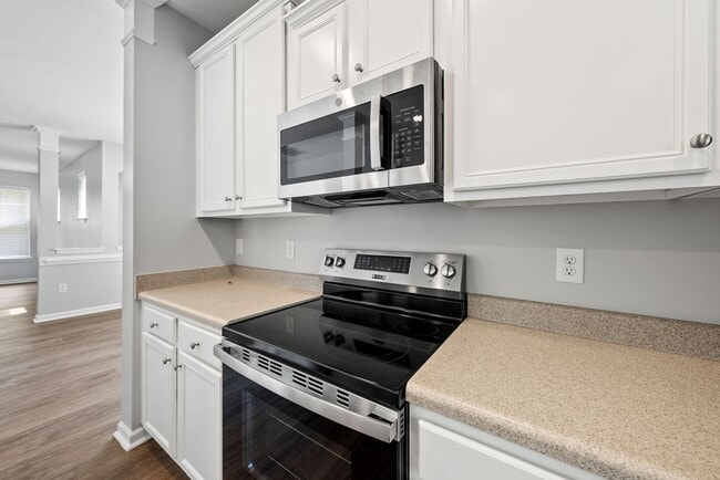 Building Photo - 8916 Camden Park Dr