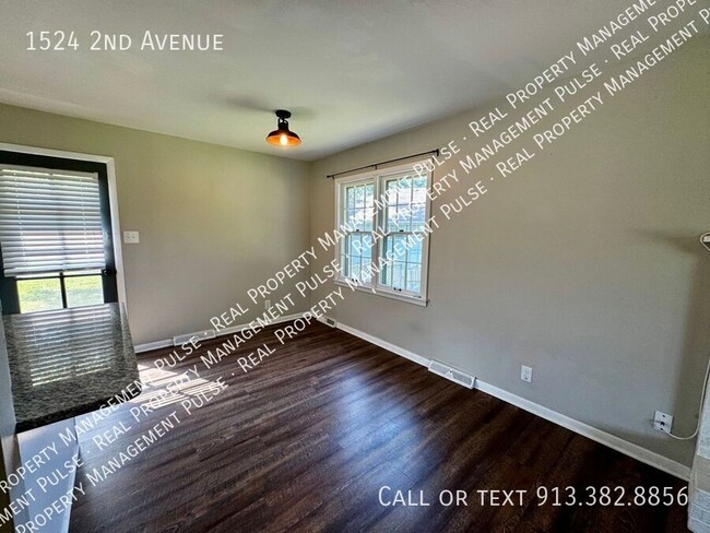 Building Photo - 1524 2nd Ave