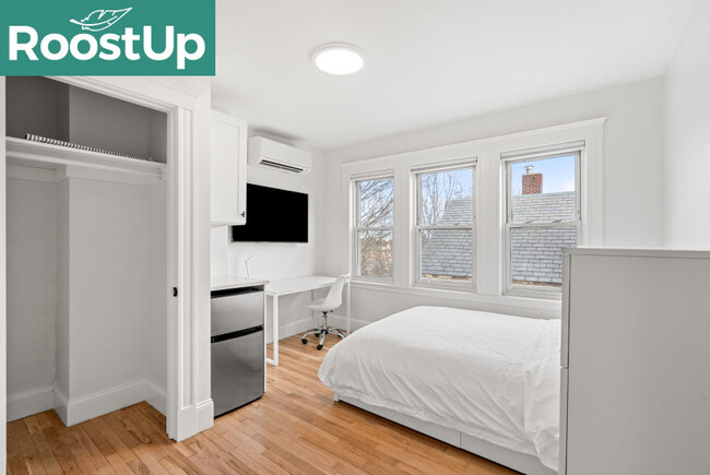 Building Photo - New RoostUp Furnished Private Bedroom with...