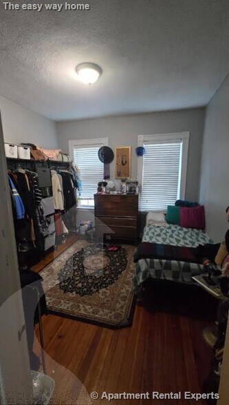 Building Photo - 835 Fellsway