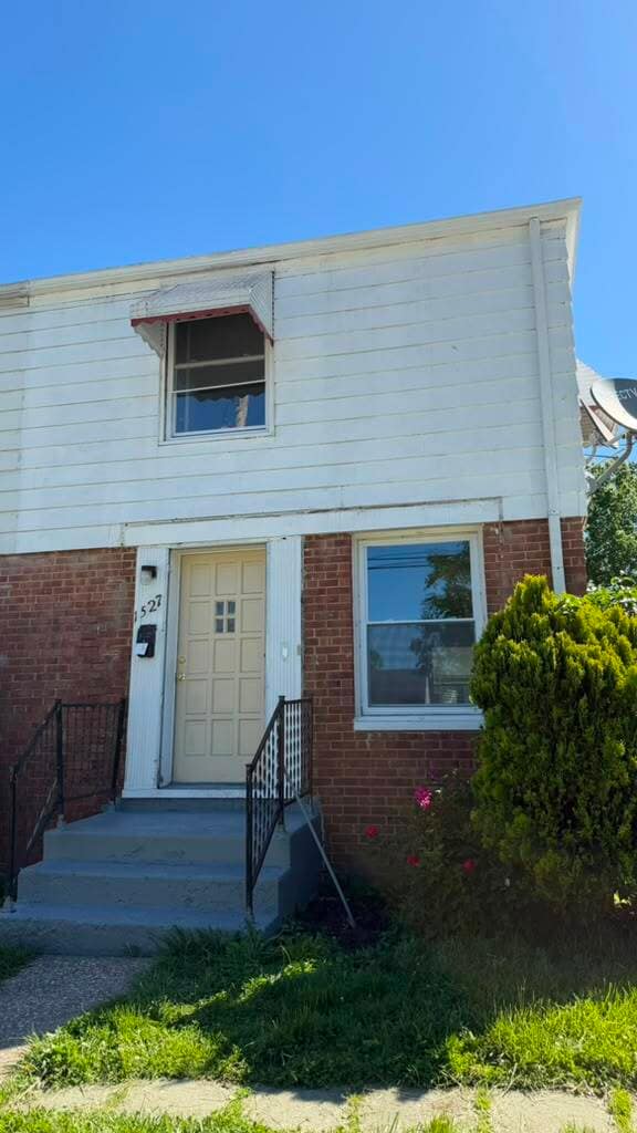 Building Photo - 1527 Babbitt Rd