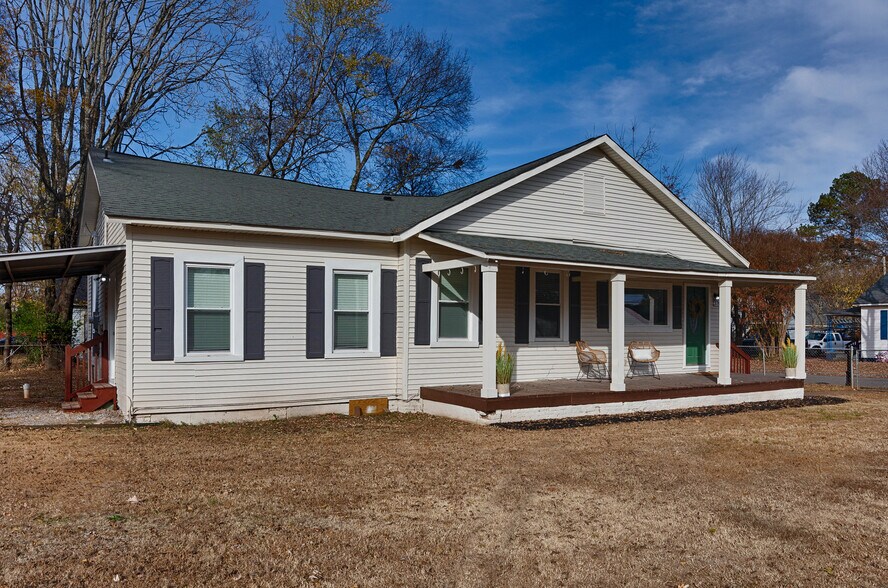 Building Photo - 3706 Emm Ell St SW