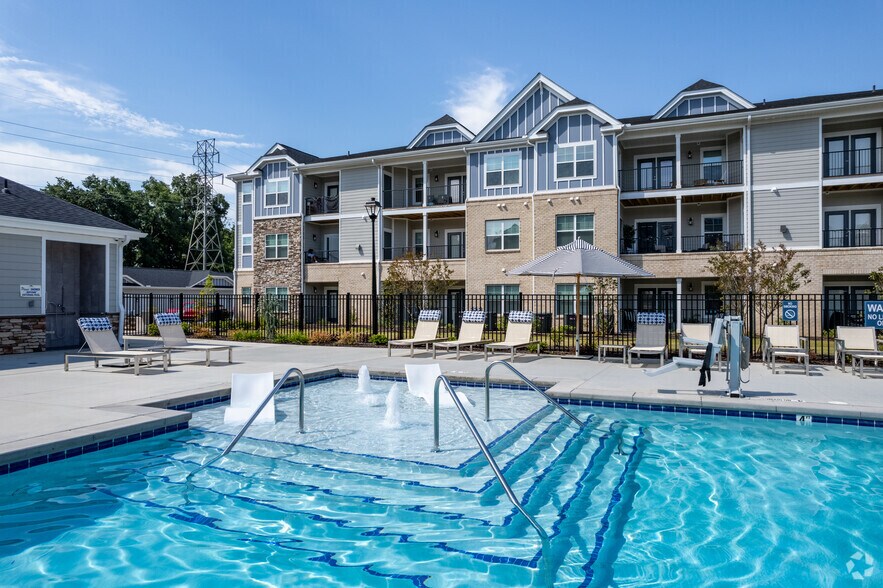 The Retreat at Sedgefield 2900 Queenstown Cir Greensboro NC 27407