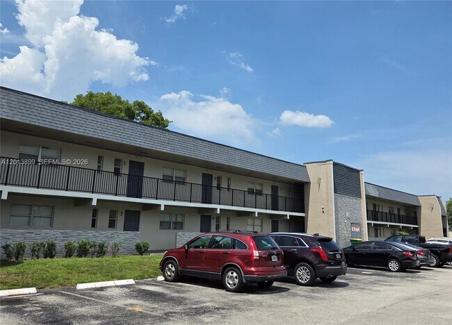 Building Photo - 8051 S Colony Cir