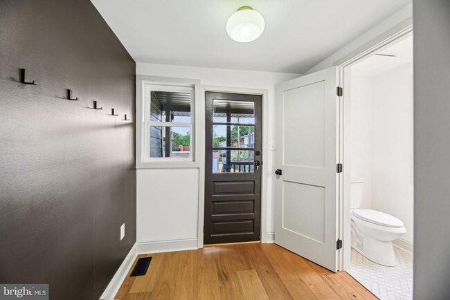 Building Photo - 3348 Chestnut Ave