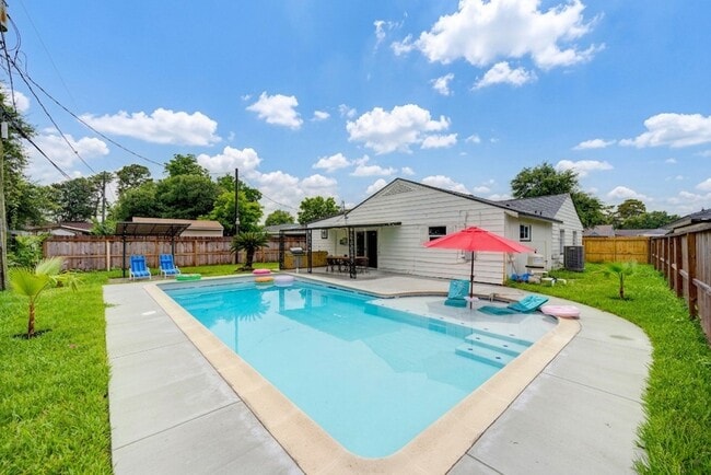 Building Photo - 12434 Mylla St