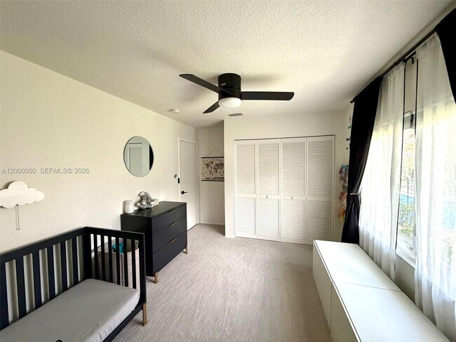 Building Photo - 5704 SW 116th Ave