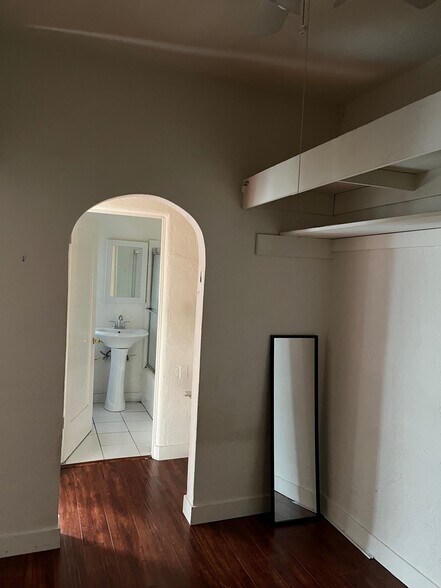 Building Photo - 945 Hilgard Ave