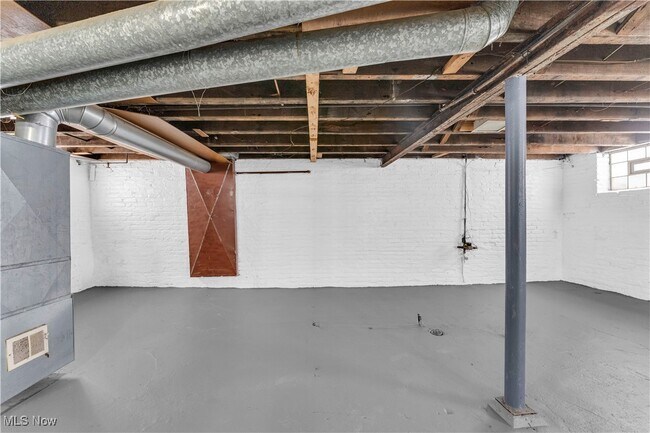 Building Photo - 17604 Mapleboro Ave