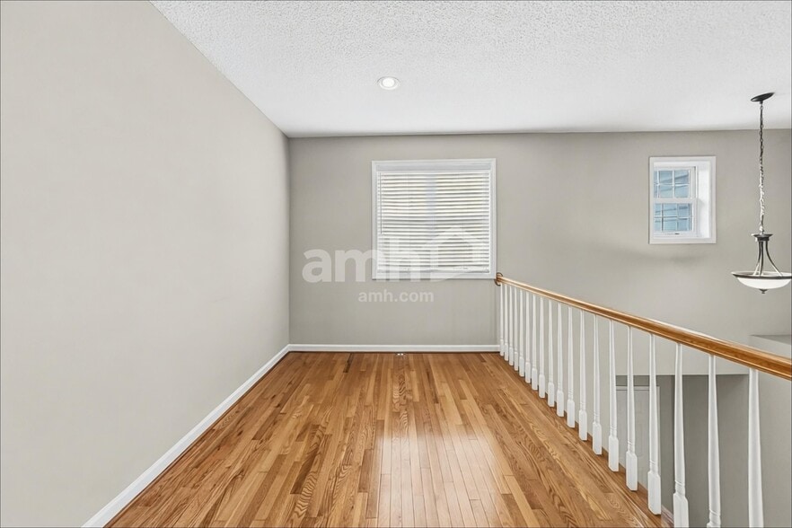 Building Photo - 3520 Huntingridge Dr