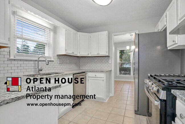 Building Photo - 10970 Spotted Pony Trail, Alpharetta