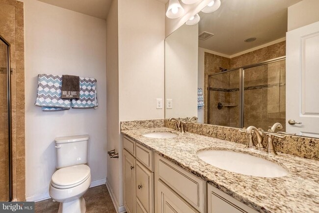 Building Photo - 904 S Macon St.