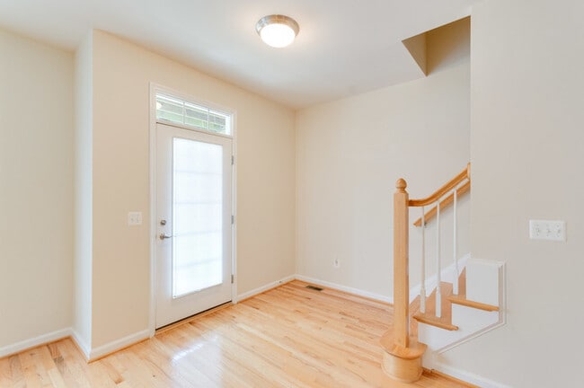 Building Photo - 2170 Saranac Ct