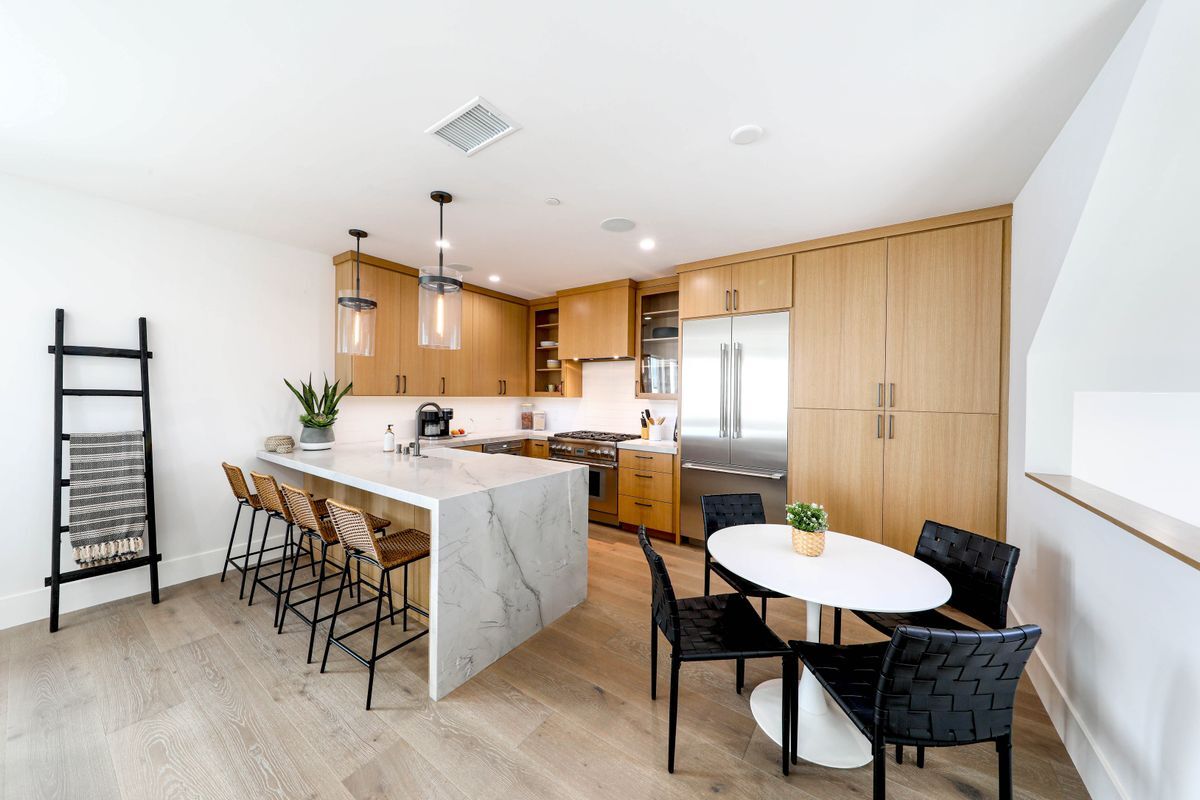 Building Photo - 715 Narcissus, 2