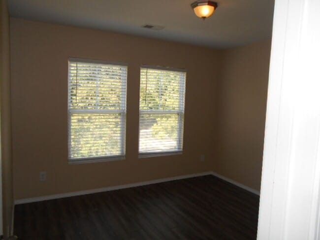 Building Photo - 3 bedroom, 3 bath townhome in Kiskadee Parke