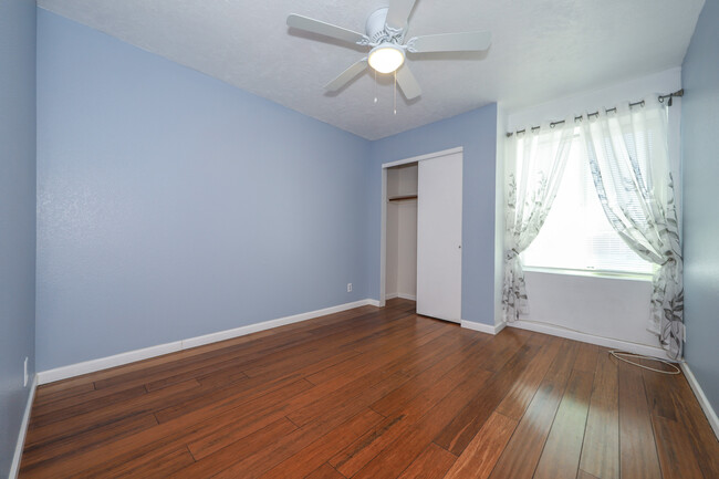 Building Photo - 10281 E Foxmoor Dr