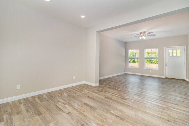 Building Photo - 5565 Limaburg Rd