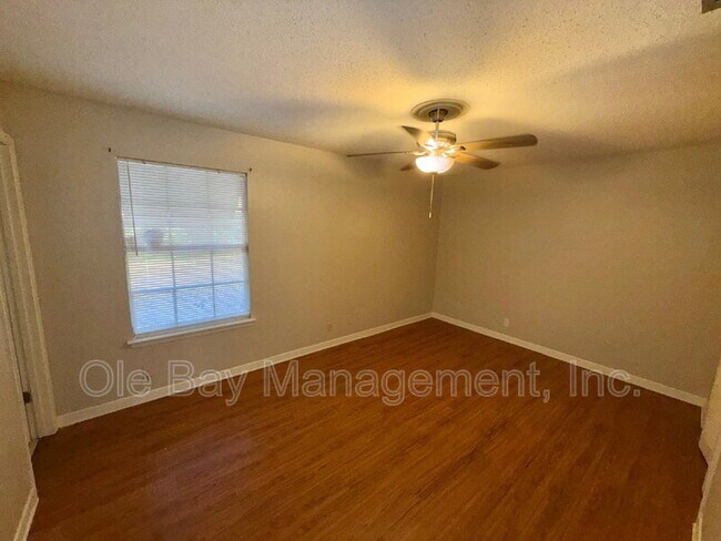 Building Photo - 2016 Cathedral Way