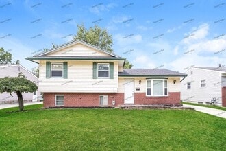 Building Photo - 965 Rosewood Dr