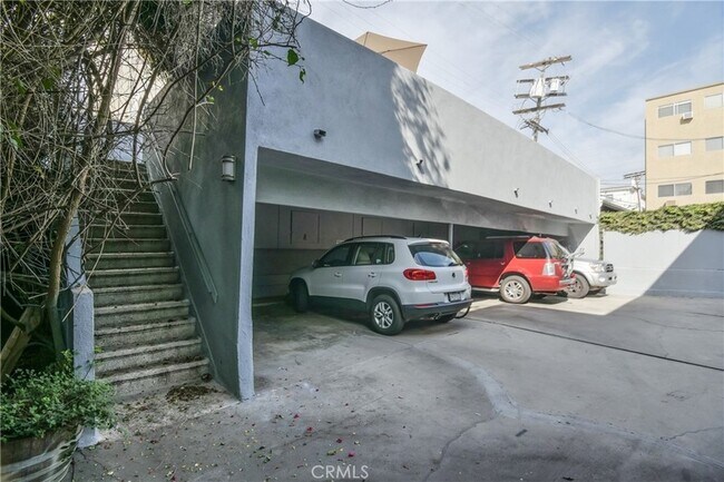 Building Photo - 11921 Goshen Ave