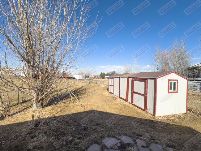 Building Photo - 3 bedroom, 2 bath 1,232 sqft single-family...