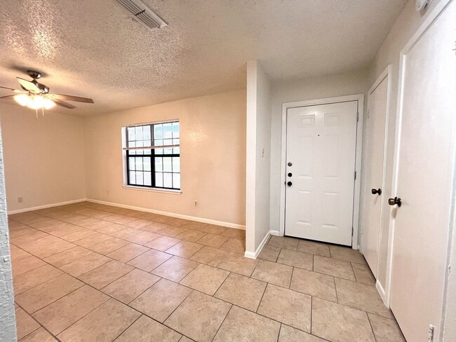 Building Photo - Charming 3-Bedroom Home for Rent in Harker...
