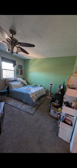 Building Photo - 579 Wedgewood Dr