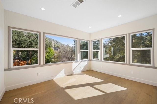 Building Photo - 2065 E Altadena Dr