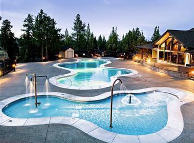 Building Photo - Stunning 3 Bed Home - Fenced Yard, Community Amenities & Pool!