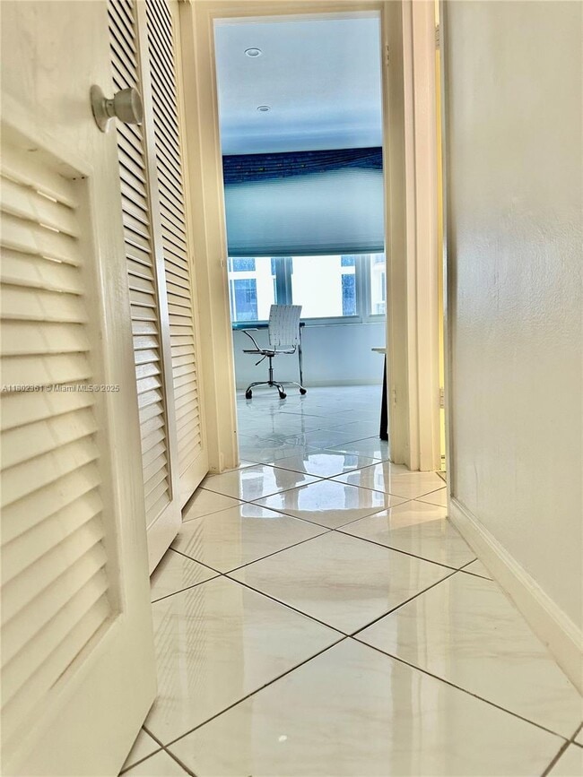 Building Photo - 4747 Collins Ave