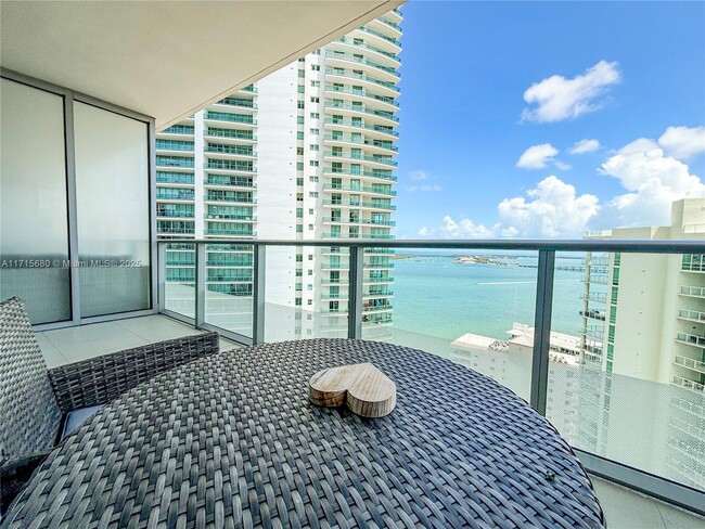 Primary Photo - 1300 Brickell Bay Dr