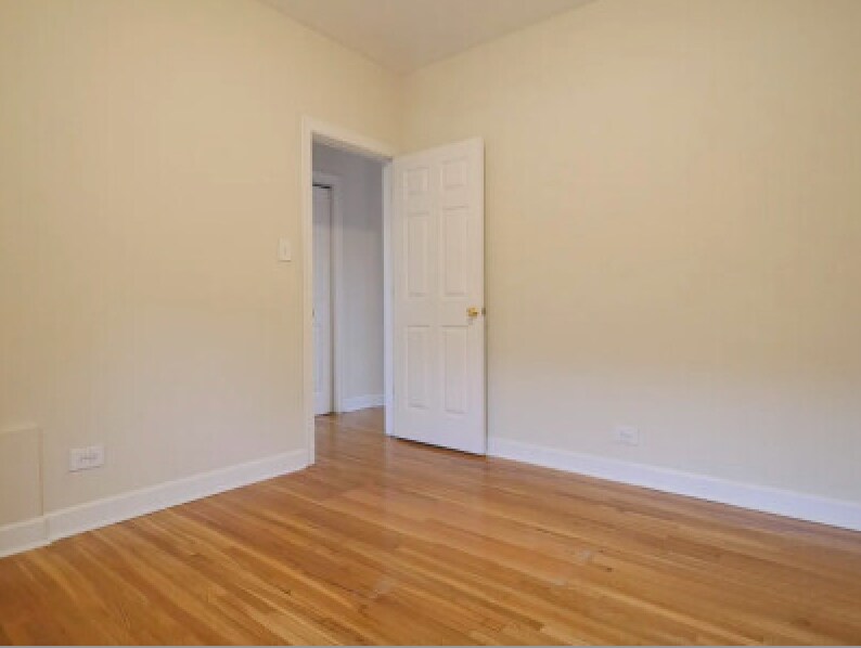 Building Photo - 3755 N Pine Grove Ave