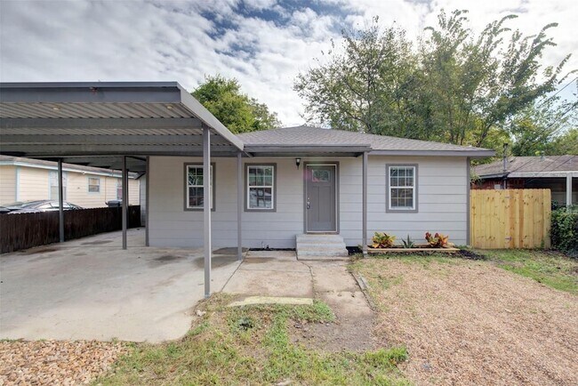 Building Photo - 4220 Delhi St