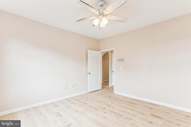 Building Photo - 12941 Centre Park Cir