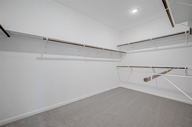 Building Photo - 451 Papershell Path