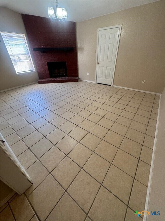Building Photo - 213 Blanket Dr