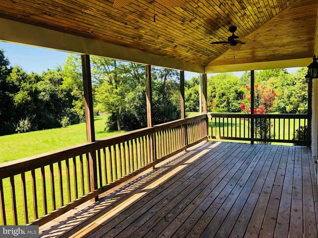 Building Photo - 31 Willowmere Ct