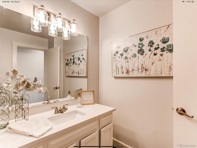 Building Photo - Beautiful Open & Remodeled 5 Bedroom Home ...