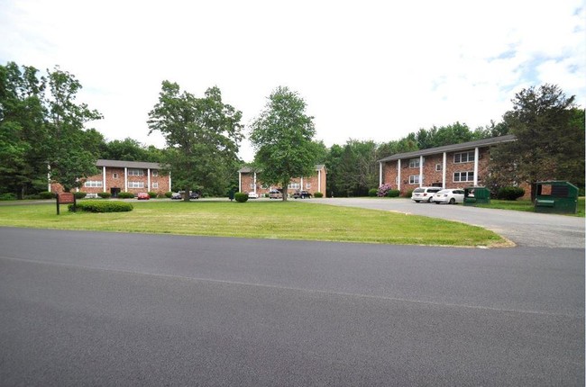 Primary Photo - Blue Barns Apartments