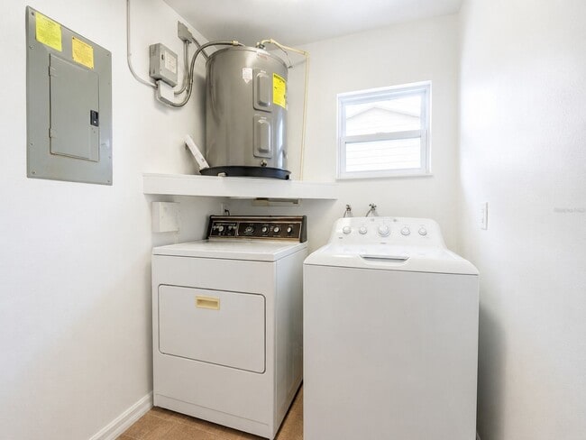 Building Photo - Beautifully Renovated 3 Bedroom • 2 Bathroom Home in Largo, Florida