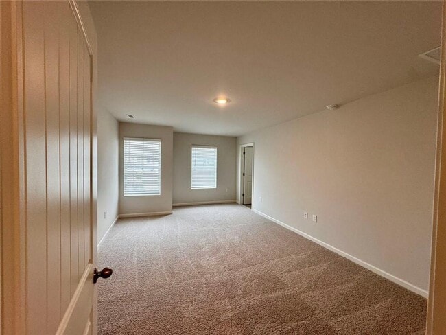 Building Photo - 24 Berryville Dr