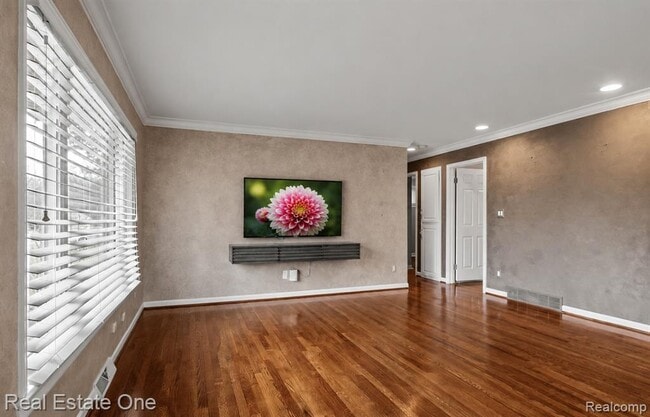 Building Photo - 290 Winry Dr