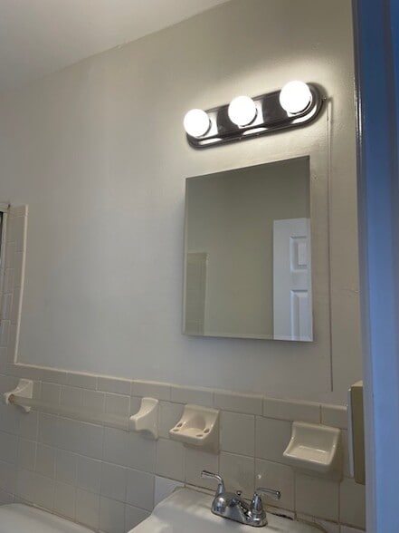 New light- Mirror - 400 S Ashland Ave