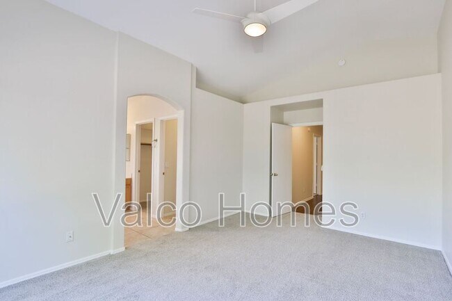 Building Photo - 6450 W Saddlehorn Rd