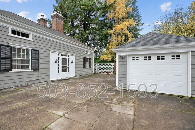 Building Photo - 3707 SW 52nd Pl