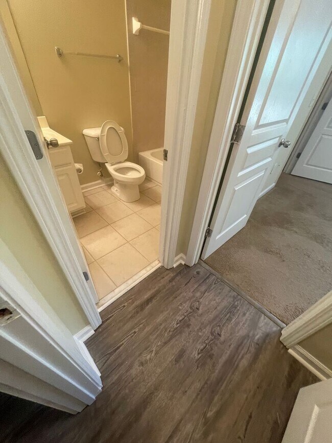 Building Photo - 02-202 KSK (Schutte)