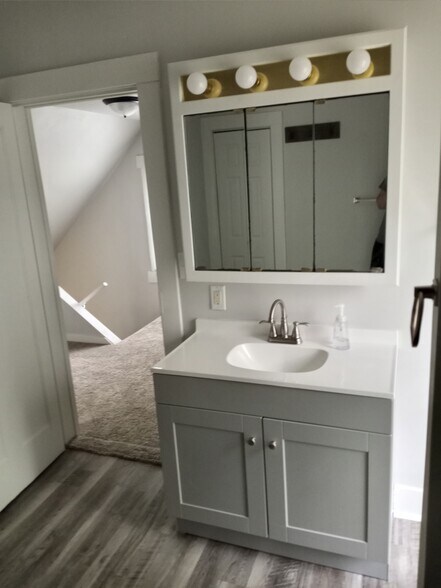 Building Photo - 3780 N Wozniak Rd