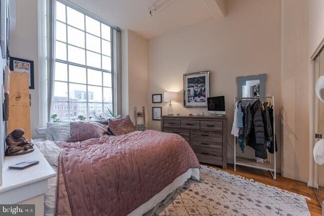 Building Photo - 1238 Callowhill St